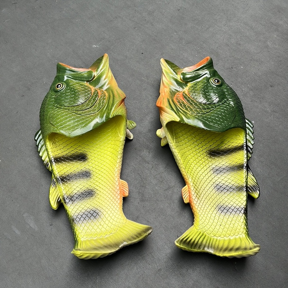 Bass slippers coddies 42/43 9/10 fun